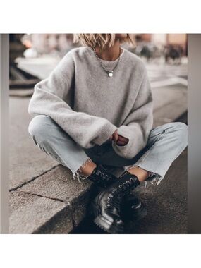 Mikuta Oversized Gray Fuzzy Sweater